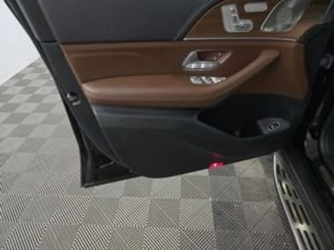 Used 2024 Mercedes-Benz GLE 350 4MATIC w/ AMG Line Exterior image 3