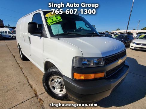 Used 2018 Chevrolet Express 2500 image 1