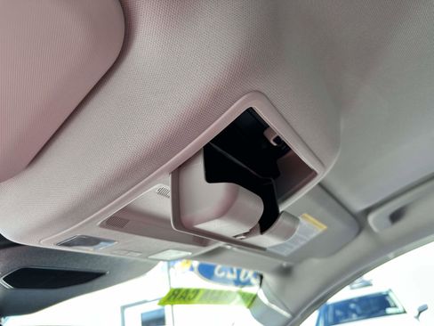 Used 2025 Ford Escape SE image 27