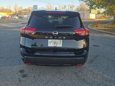 Used 2025 Nissan Rogue SV FWD image 6