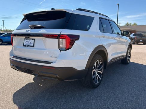 Used 2025 Ford Explorer ST-Line AWD/4WD image 7