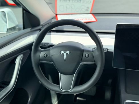 Used 2023 Tesla Model Y Long Range AWD/4WD image 16