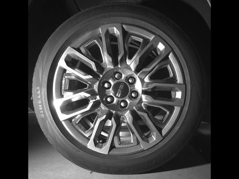 Used 2023 GMC Yukon XL Denali Ultimate AWD/4WD image 12