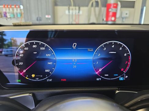 New 2026 Mercedes-Benz GLB 250 image 21