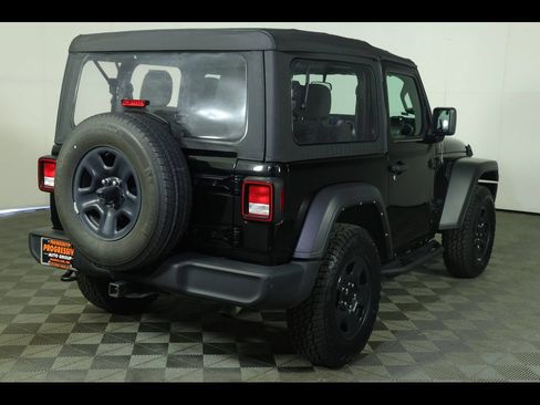 Used 2022 Jeep Wrangler Sport AWD/4WD image 15