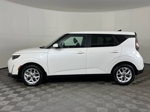 Used 2023 Kia Soul S FWD image 9