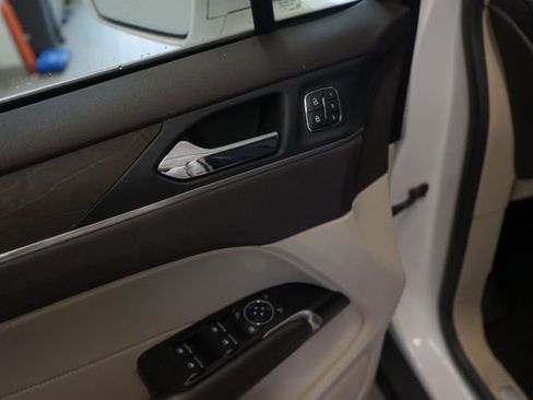 Used 2019 Lincoln MKC Reserve image 19