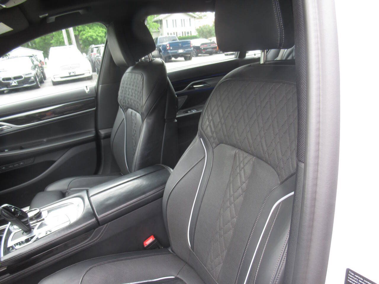 Used 2021 BMW 750i xDrive w/ Executive Package AWD/4WD image 28
