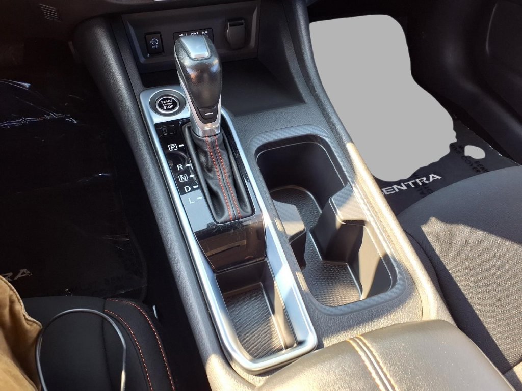 Used 2025 Nissan Sentra SR FWD image 11