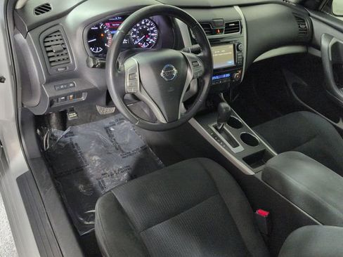 Used 2015 Nissan Altima 2.5 SV w/ Convenience Package image 5