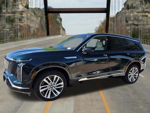 New 2026 Cadillac Vistiq Luxury AWD/4WD image 4