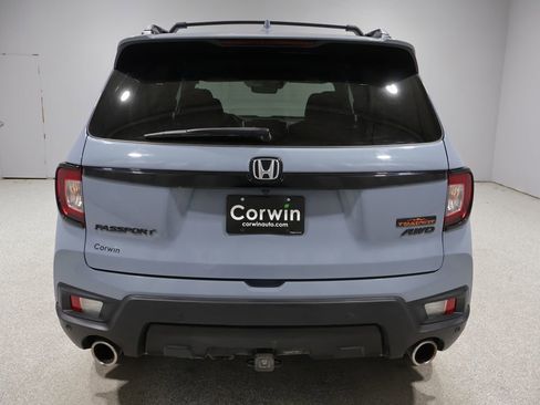 Used 2024 Honda Passport TrailSport image 3
