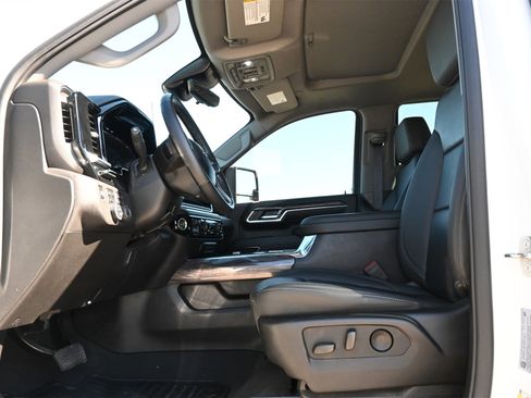 Used 2024 Chevrolet Silverado 2500 LTZ w/ LTZ Plus Package image 18