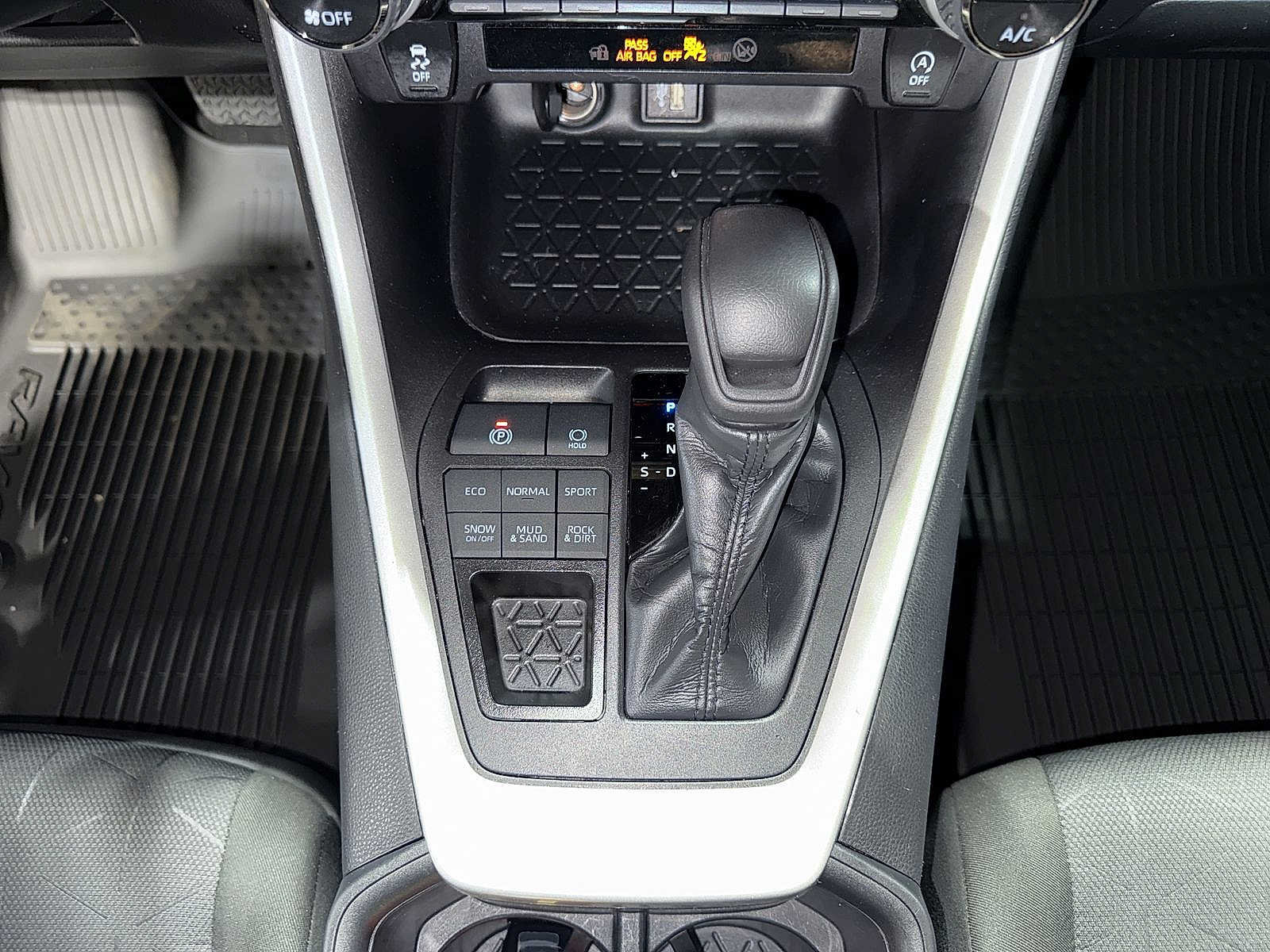 Certified 2025 Toyota RAV4 XLE AWD/4WD image 30