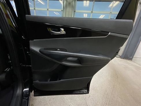 Used 2020 Kia Sorento EX image 25