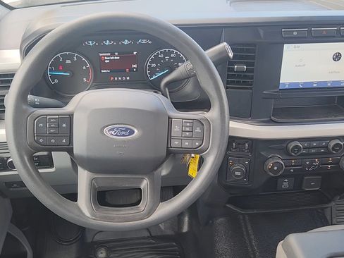 Used 2024 Ford F550 4x4 Crew Cab Super Duty image 16