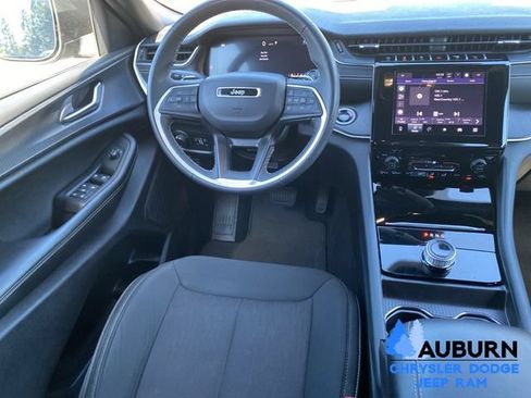 Used 2024 Jeep Grand Cherokee L Laredo w/ Trailer Tow Package AWD/4WD image 27
