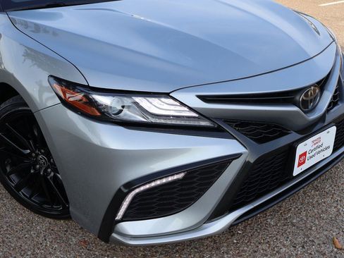 Used 2022 Toyota Camry XSE FWD image 8