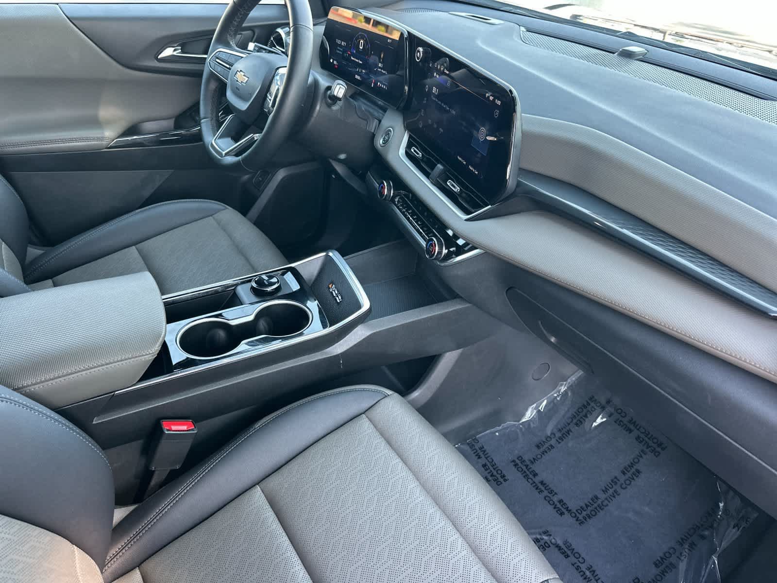 Used 2026 Chevrolet Equinox LT w/ Convenience Package II FWD image 17