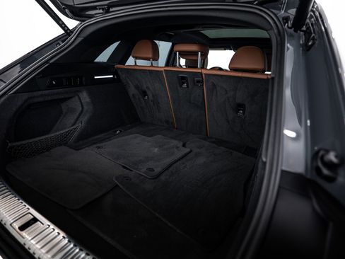 Certified 2024 Audi Q8 e-tron Premium Plus image 23