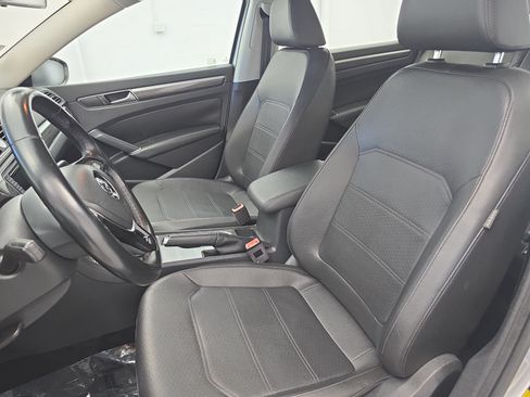 Used 2017 Volkswagen Passat 1.8T SE FWD image 14