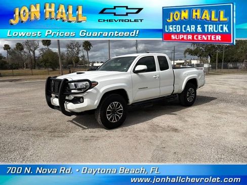 Used 2022 Toyota Tacoma TRD Sport w/ TRD Premium Sport Package image 2