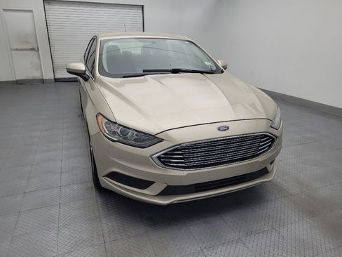 Used 2018 Ford Fusion SE w/ Fusion SE Technology Package FWD image 14