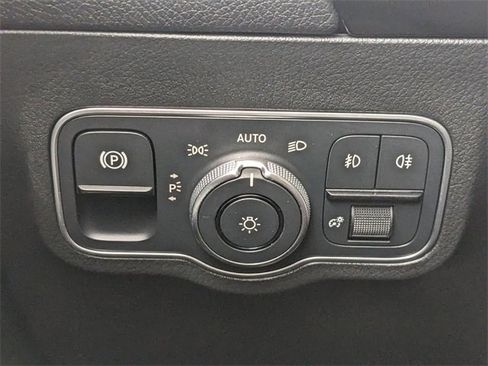 Used 2023 Mercedes-Benz GLA 250 4MATIC image 25