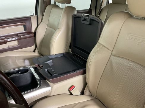 Used 2018 RAM 1500 Laramie w/ Convenience Group AWD/4WD image 31