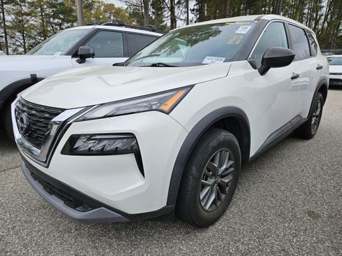 Used 2022 Nissan Rogue S image 9