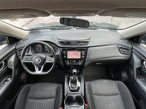 Certified 2018 Nissan Rogue SV w/ Premium Package image 27