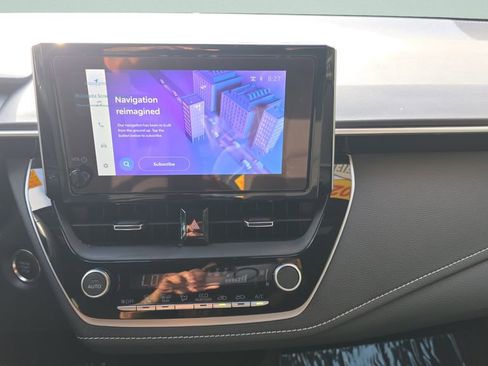 Used 2025 Toyota Corolla SE FWD image 14