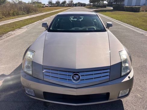 Used 2005 Cadillac XLR image 3