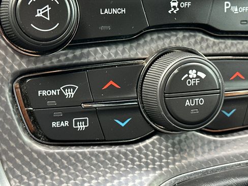 Used 2015 Dodge Challenger SRT Hellcat image 28