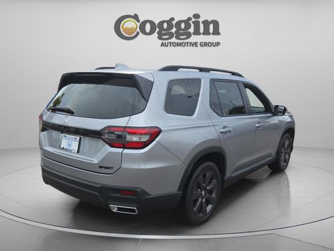 Used 2023 Honda Pilot Sport image 5