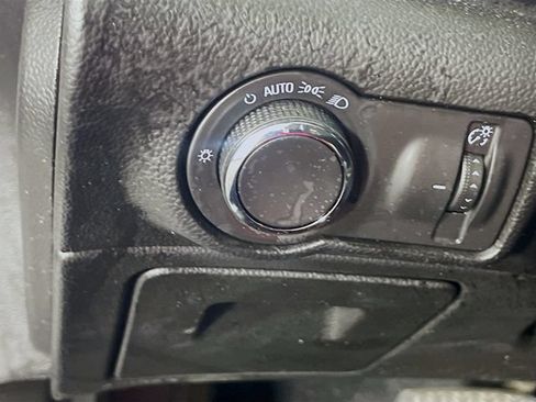 Used 2016 Buick Verano FWD image 11