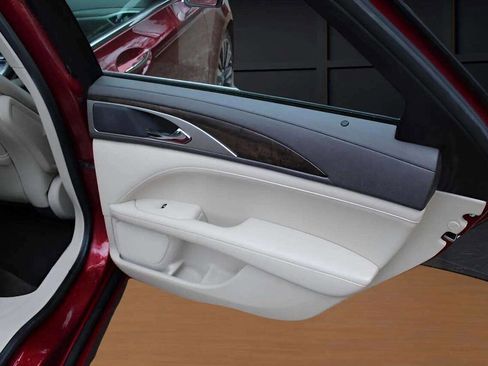 Used 2017 Lincoln MKZ Reserve image 21