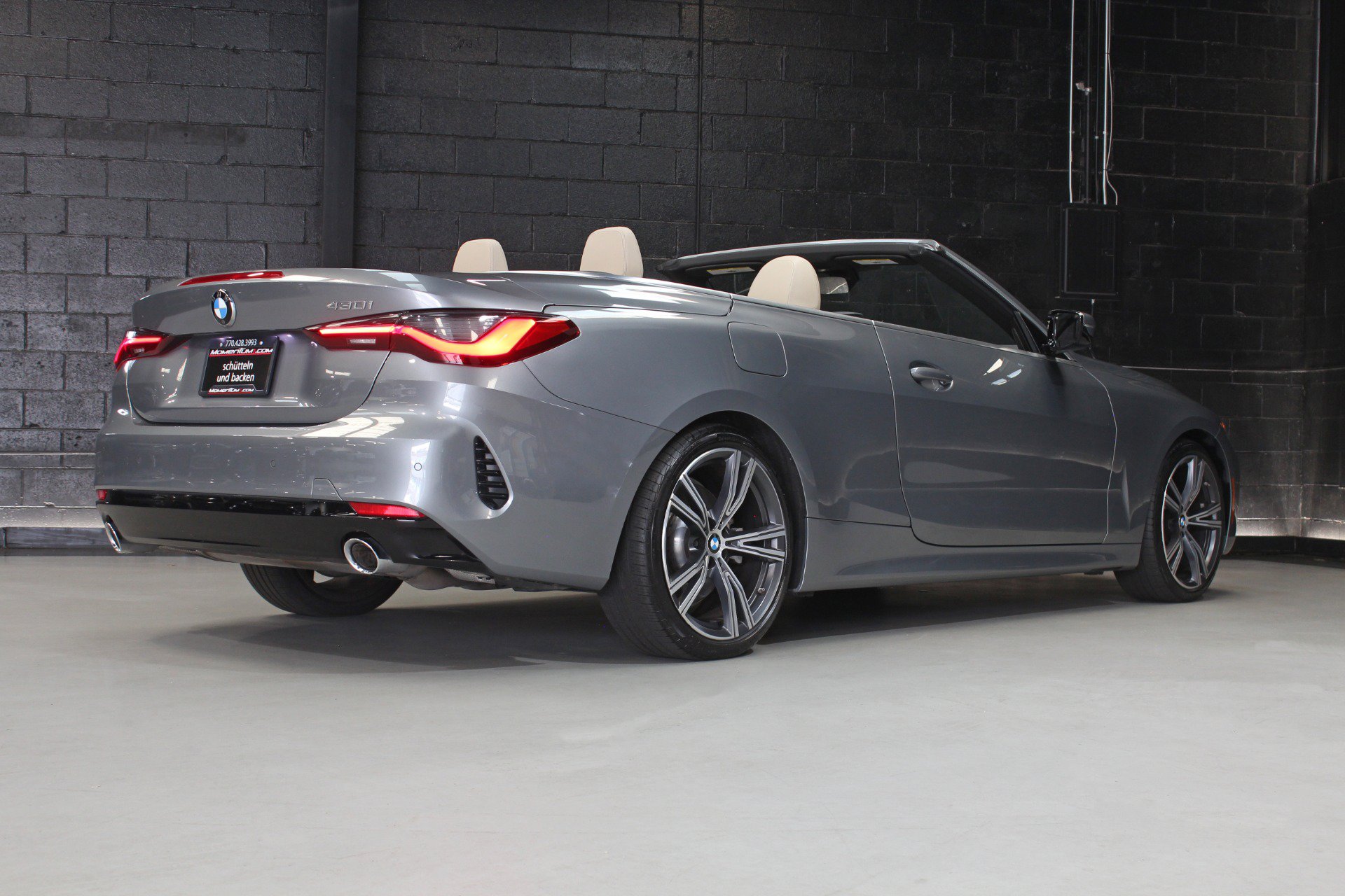 Used 2024 BMW 430i Convertible w/ Premium Package RWD image 23