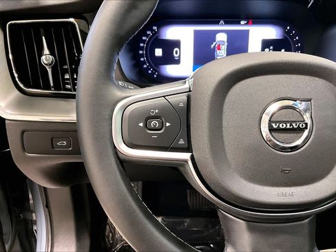 Certified 2024 Volvo XC60 B5 Core w/ Climate Package AWD/4WD image 23