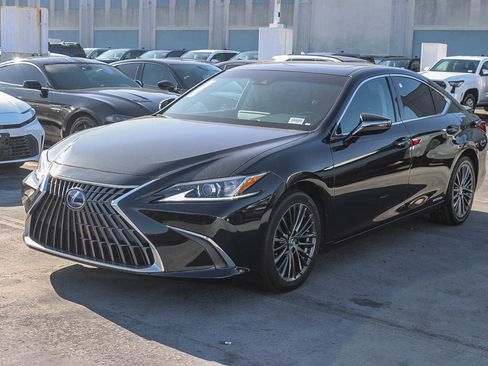 Used 2022 Lexus ES 300h ES 300h image 3