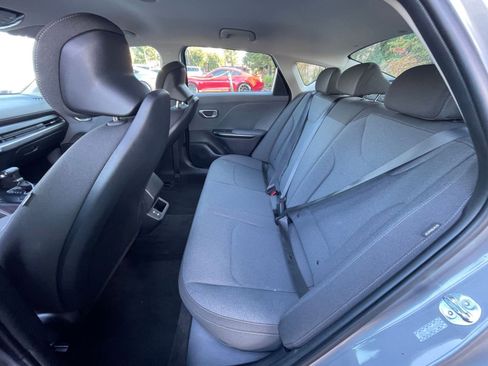 Used 2025 Kia K4 LXS image 24