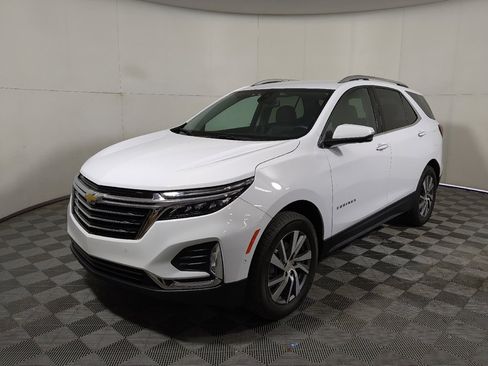 Used 2024 Chevrolet Equinox Premier AWD/4WD image 2