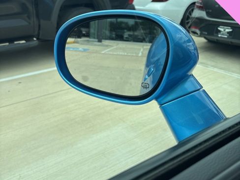 Used 2016 Dodge Challenger R/T w/ Driver Convenience Group image 9