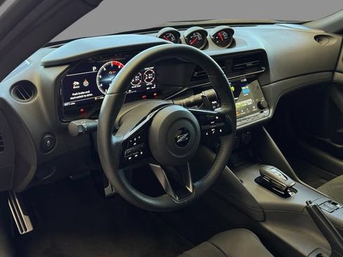 Certified 2024 Nissan Z Performance w/ Heritage Edition RWD image 4