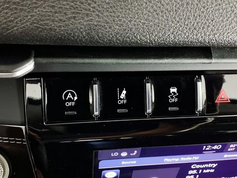 Used 2022 Jeep Grand Cherokee L Laredo w/ Luxury Tech Group I AWD/4WD image 22