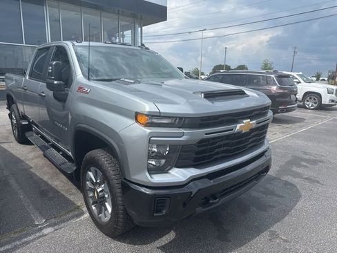 Used 2026 Chevrolet Silverado 2500 Custom w/ Custom Value Package AWD/4WD image 5