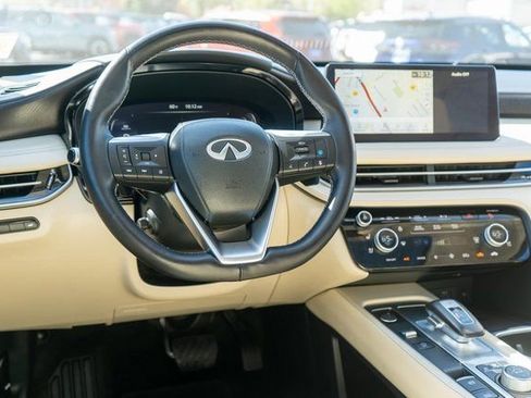 Used 2023 INFINITI QX60 Sensory w/ Cargo Package AWD/4WD image 17