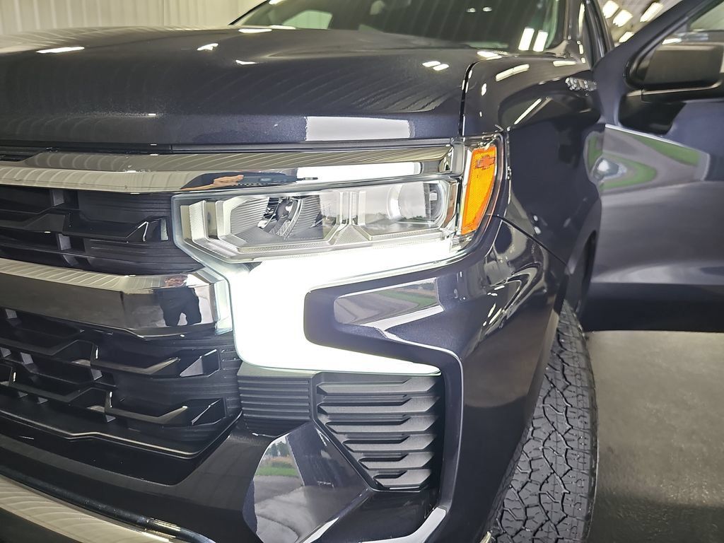 Used 2023 Chevrolet Silverado 1500 LT AWD/4WD image 31