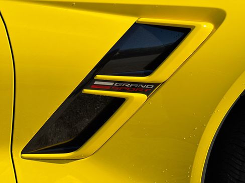 Used 2017 Chevrolet Corvette Grand Sport w/ Carbon Flash Badge Package image 12