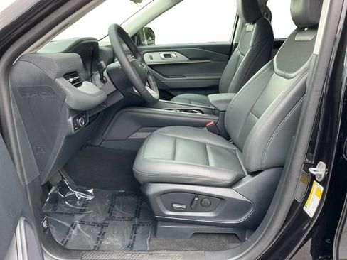Certified 2026 Ford Explorer Active w/ Active Comfort Package AWD/4WD image 10